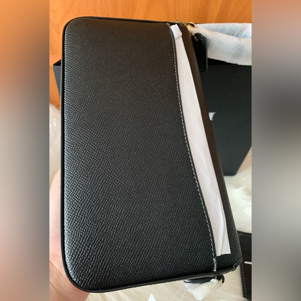 BNWT COACH BLK Wyn Crossbody Bag🖤🧡
Brand New / Giftable Condition w/ pap… - Picture 9 of 16